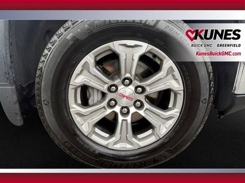Used 2025 GMC Sierra 1500 SLT AWD/4WD image 13