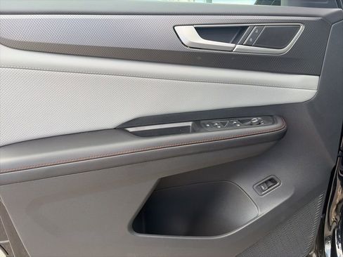 New 2026 Volkswagen Atlas Peak Edition image 9