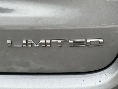 Used 2023 Jeep Compass Limited w/ Elite Group image 11