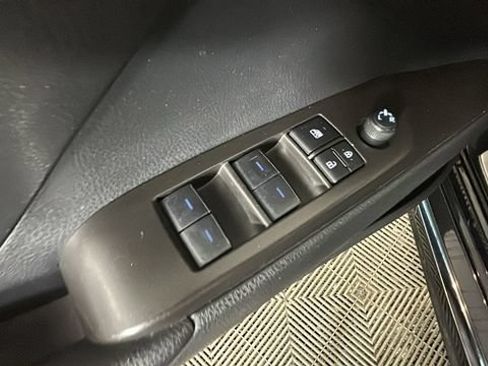 Used 2024 Toyota Camry SE FWD image 10