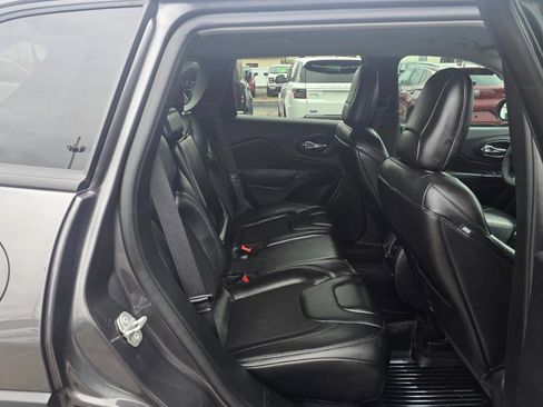 Used 2021 Jeep Cherokee Latitude Plus image 14