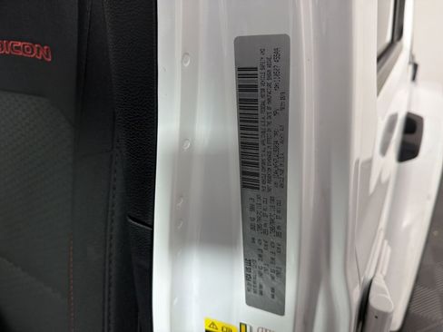 Used 2020 Jeep Wrangler Unlimited Rubicon w/ LED Lighting Group image 27