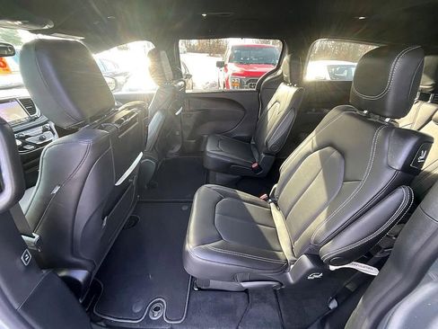 New 2026 Chrysler Pacifica Select FWD image 31