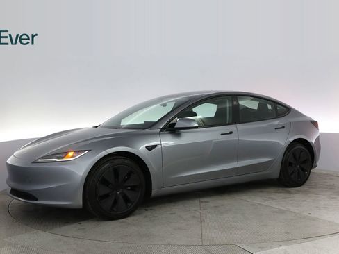Used 2025 Tesla Model 3 Long Range image 18