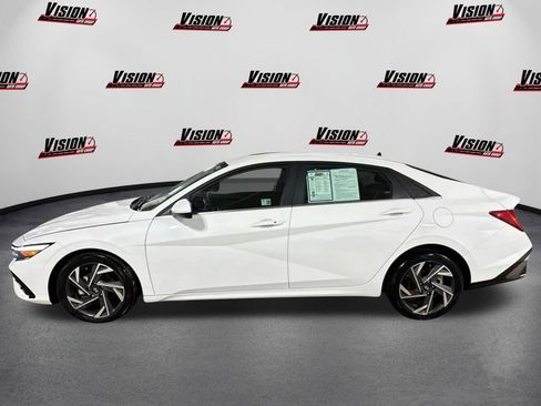 Used 2024 Hyundai Elantra SEL w/ Convenience Package image 8