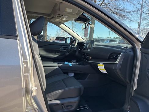 New 2026 Nissan Rogue Platinum w/ Platinum Premium Package image 18