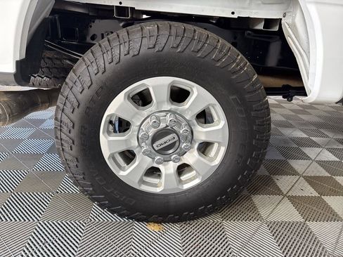 Used 2023 Ford F250 XLT w/ FX4 Off-Road Package image 33