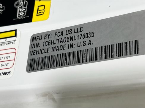 Used 2022 Jeep Gladiator Sport image 30