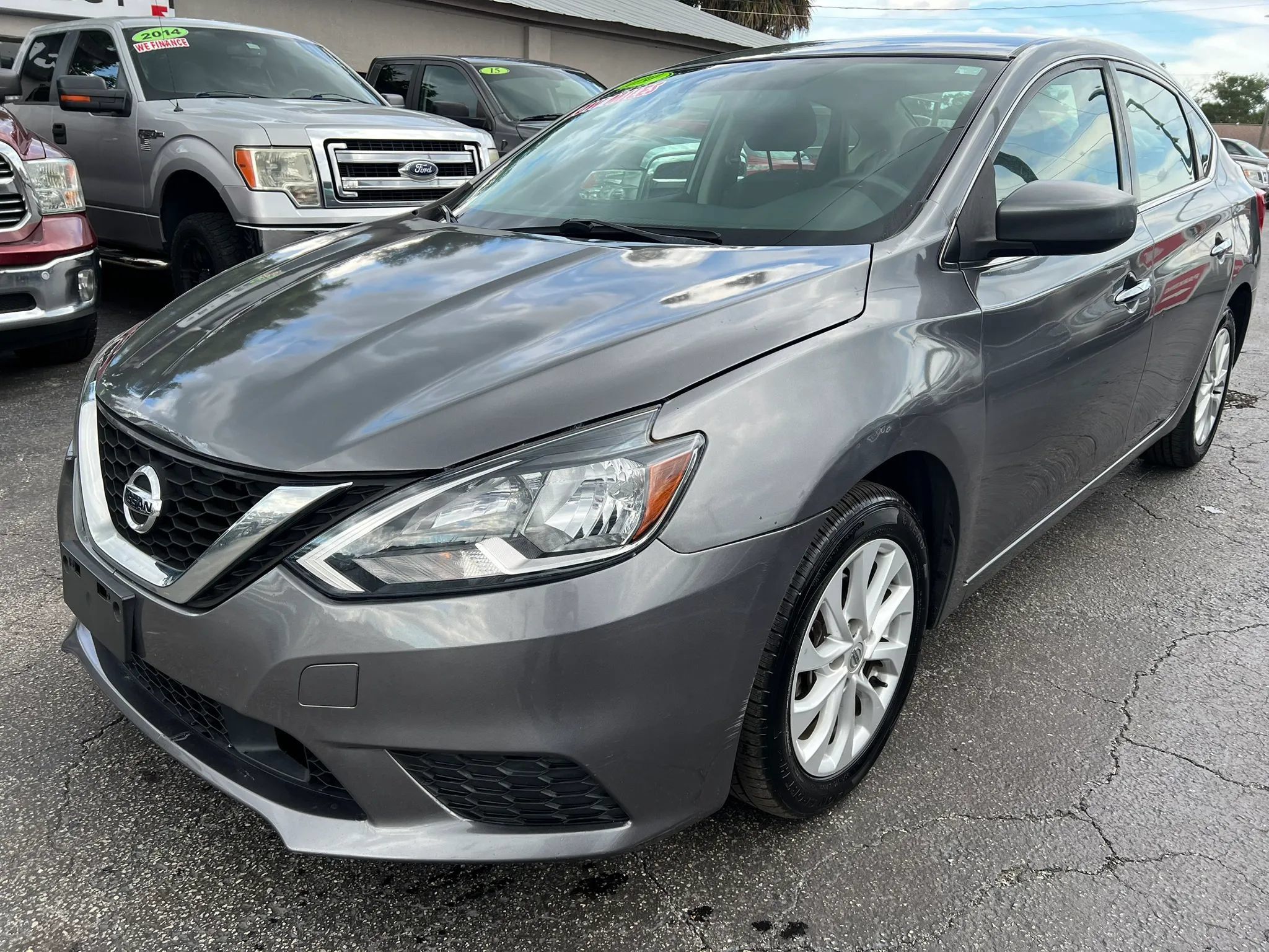 Used 2019 Nissan Sentra SV FWD image 2