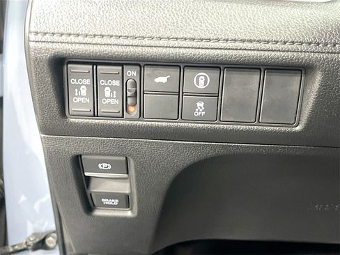 Used 2024 Honda Odyssey Sport image 10