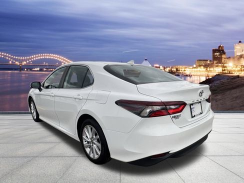 Used 2024 Toyota Camry LE image 3