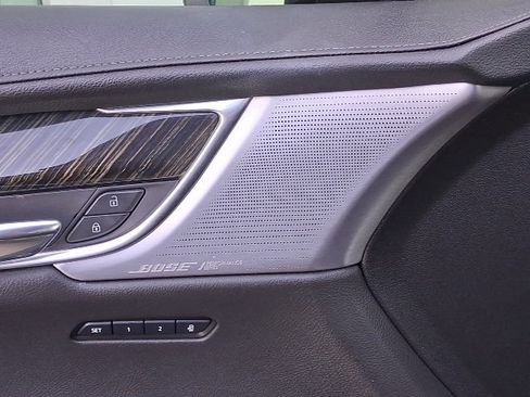 Used 2020 Cadillac XT6 Premium Luxury image 18