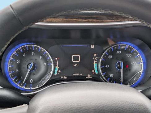 Used 2023 Chrysler Pacifica Limited FWD image 27