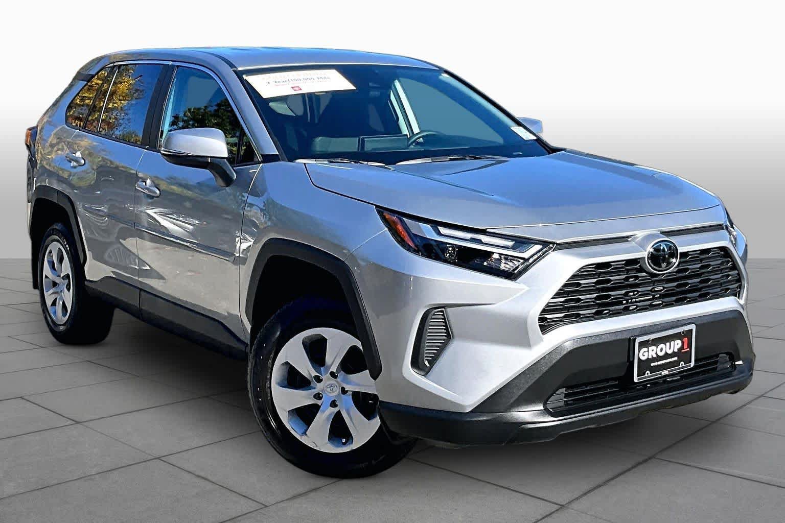 Certified 2025 Toyota RAV4 LE AWD/4WD image 3