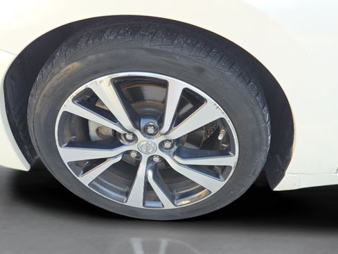 Used 2017 Nissan Maxima Platinum FWD image 9