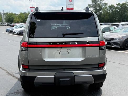 Used 2024 Lexus GX 550 AWD/4WD image 6