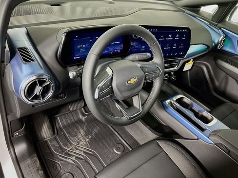 New 2026 Chevrolet Equinox EV LT image 9
