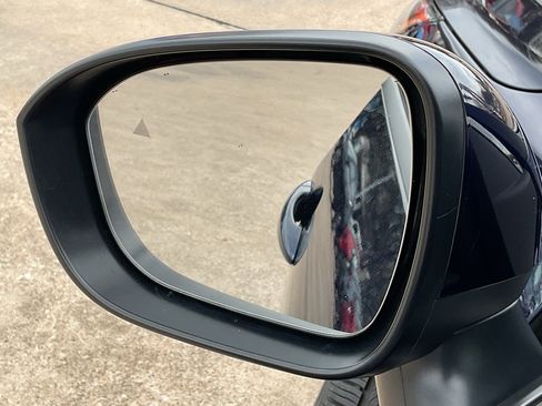 Used 2025 Nissan Rogue SV image 11