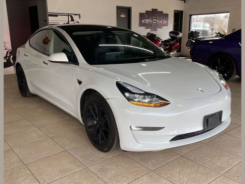 Used 2022 Tesla Model 3 Long Range image 1