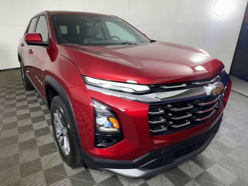 New 2026 Chevrolet Equinox LT w/ Convenience Package II FWD image 3
