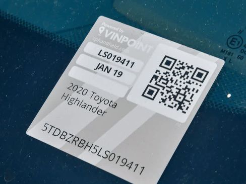 Used 2020 Toyota Highlander LE image 30