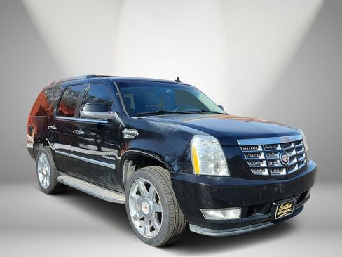 Used 2013 Cadillac Escalade Luxury AWD/4WD image 1
