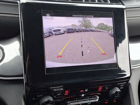 Used 2023 Jeep Grand Cherokee Altitude AWD/4WD image 27