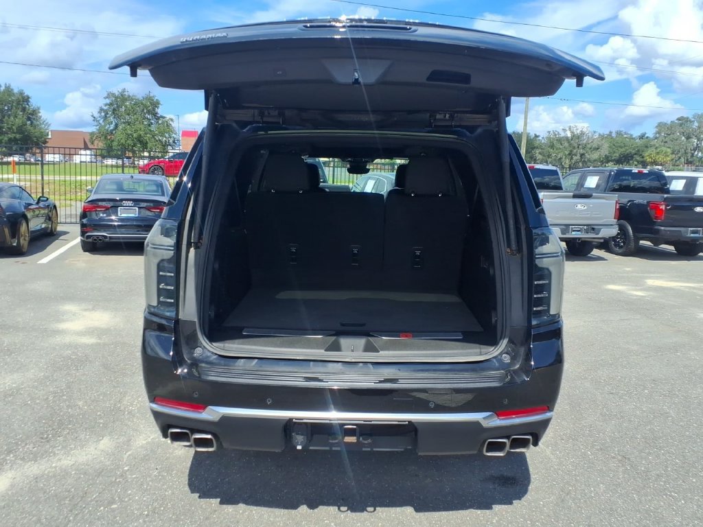 Used 2026 Chevrolet Suburban High Country AWD/4WD image 21