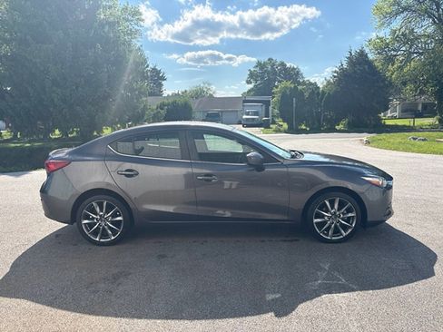Used 2018 MAZDA MAZDA3 Touring FWD image 7
