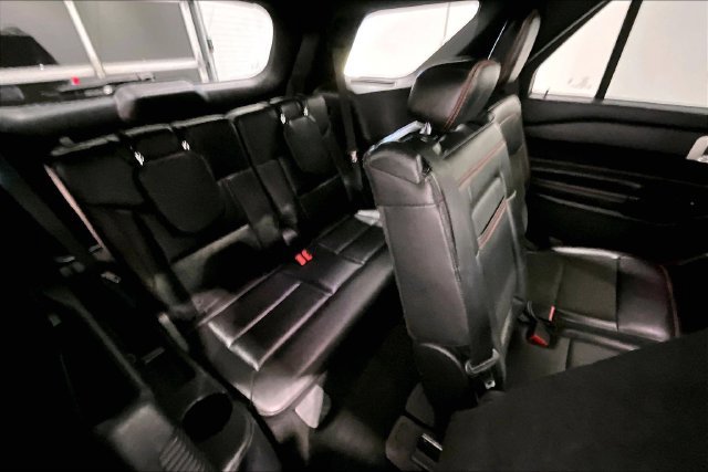 Used 2022 Ford Explorer ST-Line w/ Class IV Trailer Tow Package AWD/4WD image 33