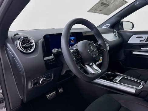 New 2026 Mercedes-Benz GLA 35 AMG 4MATIC image 10