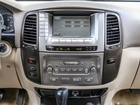 Used 2003 Toyota Land Cruiser image 18