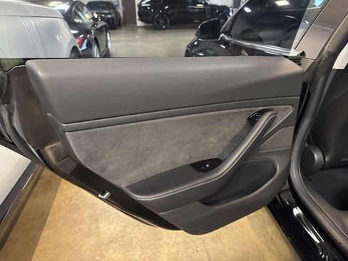 Used 2018 Tesla Model 3 Long Range RWD image 12