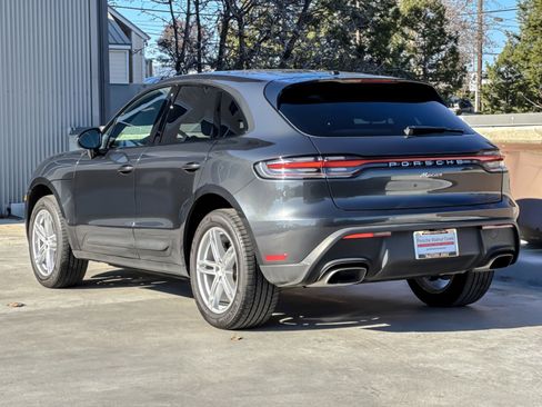Used 2024 Porsche Macan image 3