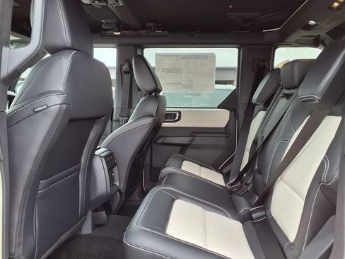 New 2026 Ford Bronco Outer Banks w/ Sasquatch Package AWD/4WD image 7