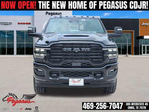 New 2026 RAM 2500 Laramie AWD/4WD image 6