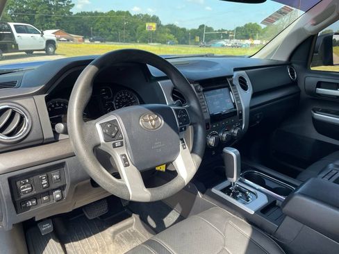 Used 2018 Toyota Tundra SR5 w/ SR5 Upgrade Package AWD/4WD image 29