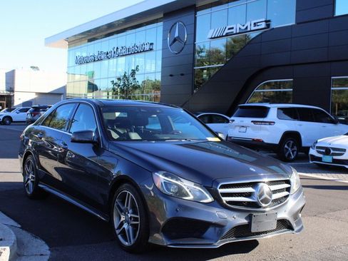 Used 2016 Mercedes-Benz E 400 4MATIC Sedan image 7