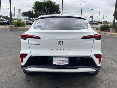 Used 2025 Buick Envista Sport Touring image 6