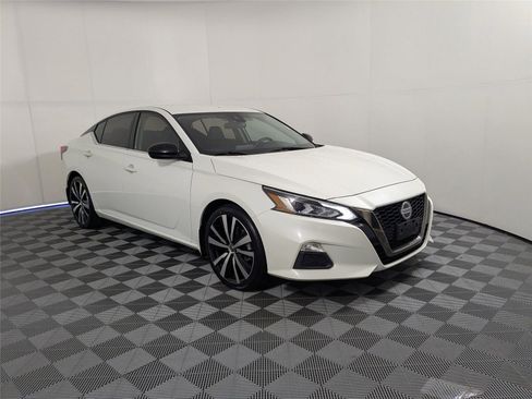Used 2021 Nissan Altima 2.5 SR image 3