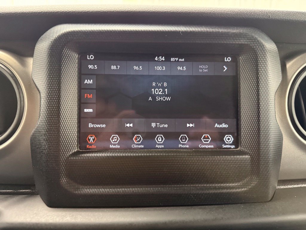 Used 2018 Jeep Wrangler Sport AWD/4WD image 17