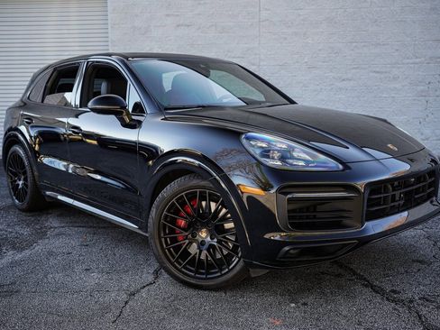 Used 2022 Porsche Cayenne GTS w/ Premium Package Plus image 8