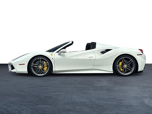 Used 2018 Ferrari 488 Spider RWD image 4