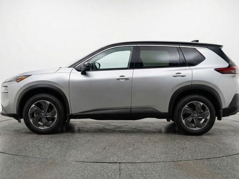 Used 2025 Nissan Rogue SV AWD/4WD image 5