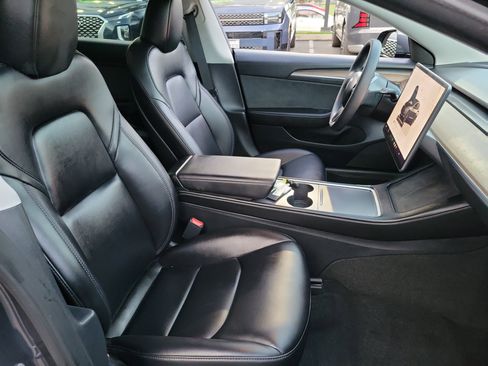 Used 2023 Tesla Model 3 Standard Range image 18