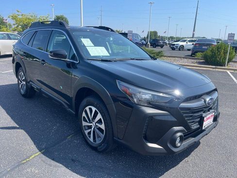 Used 2023 Subaru Outback Premium AWD/4WD image 2