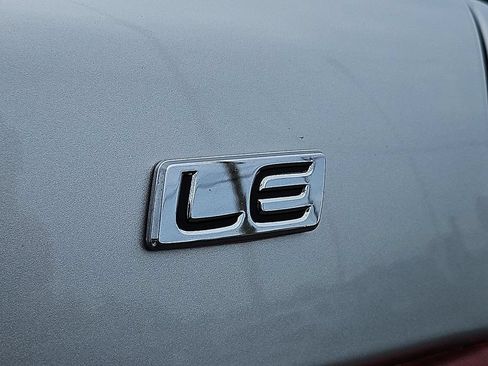 Used 2013 Toyota Corolla LE FWD image 30