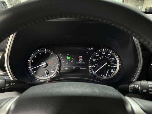 Used 2022 Toyota Highlander XLE AWD/4WD image 34
