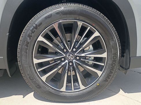 New 2026 Toyota Grand Highlander AWD Hybrid image 25