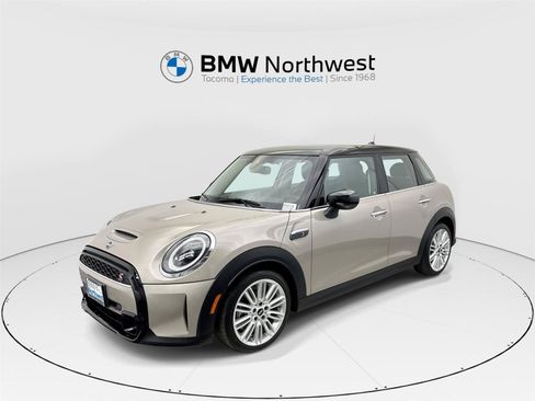 Used 2023 MINI Cooper S image 1